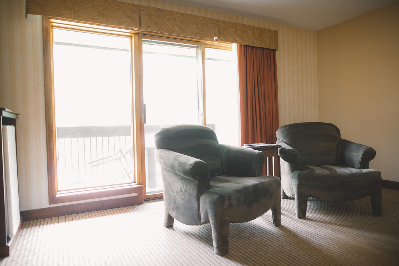Elkhorn Resort, Spa, And Conference Centre Wasagaming Экстерьер фото