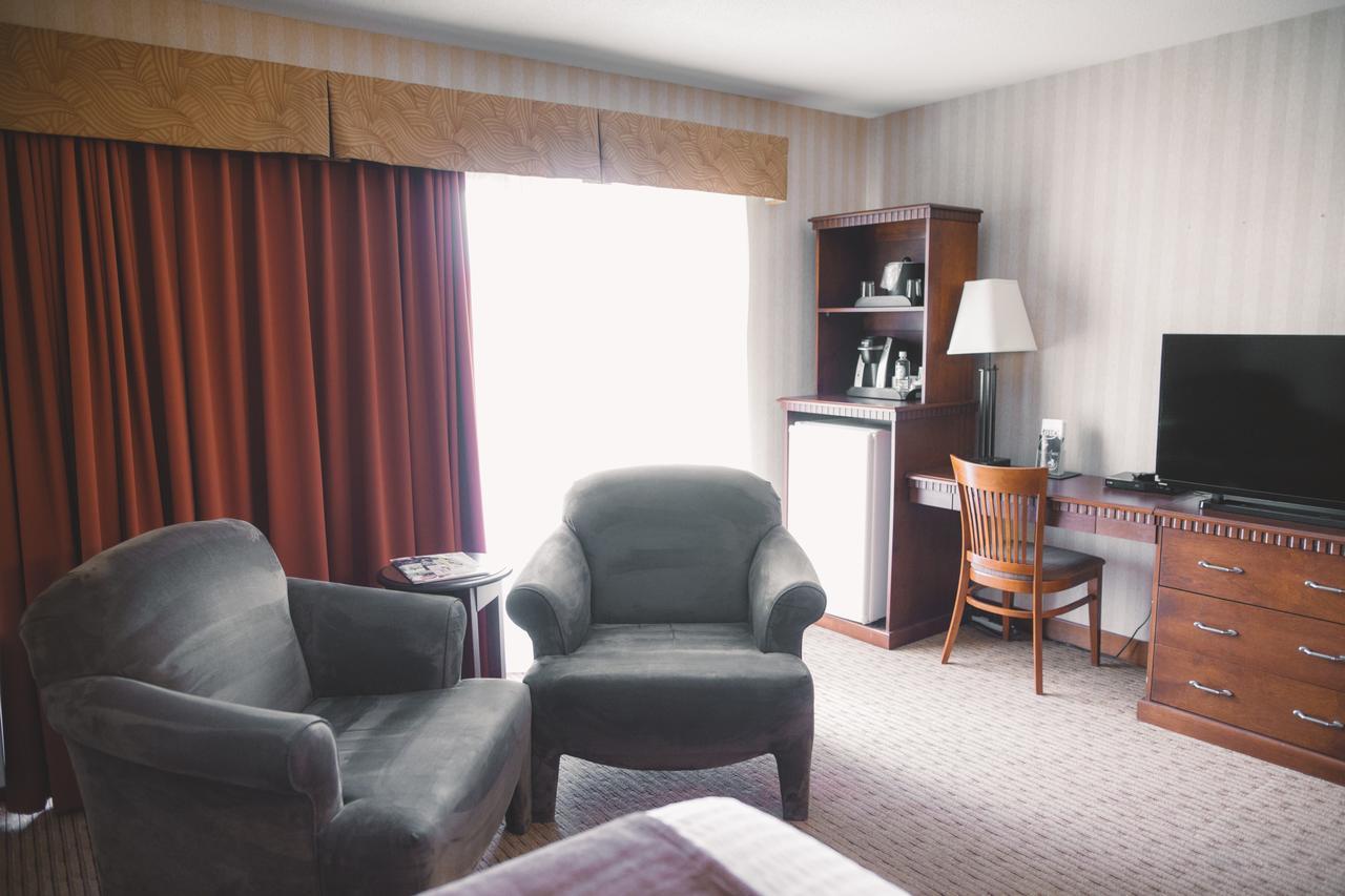Elkhorn Resort, Spa, And Conference Centre Wasagaming Экстерьер фото