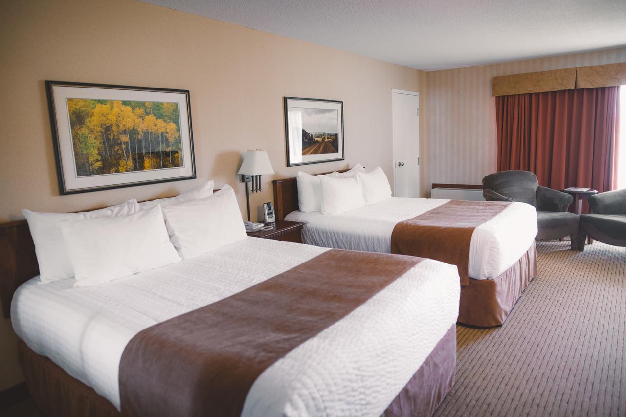 Elkhorn Resort, Spa, And Conference Centre Wasagaming Экстерьер фото