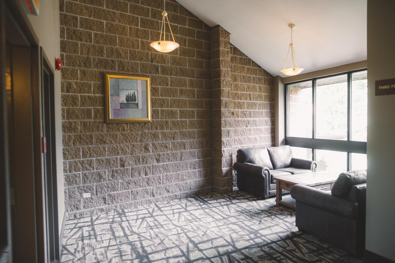Elkhorn Resort, Spa, And Conference Centre Wasagaming Экстерьер фото