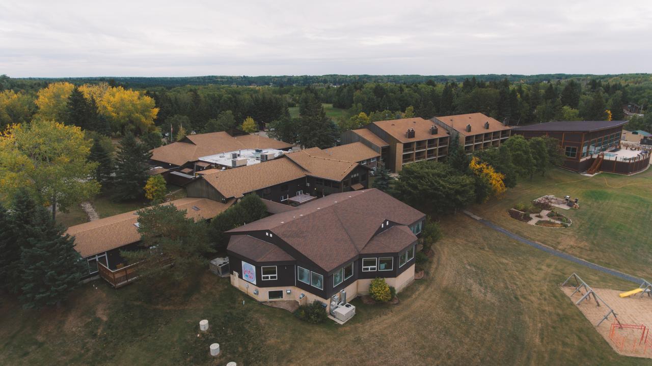 Elkhorn Resort, Spa, And Conference Centre Wasagaming Экстерьер фото