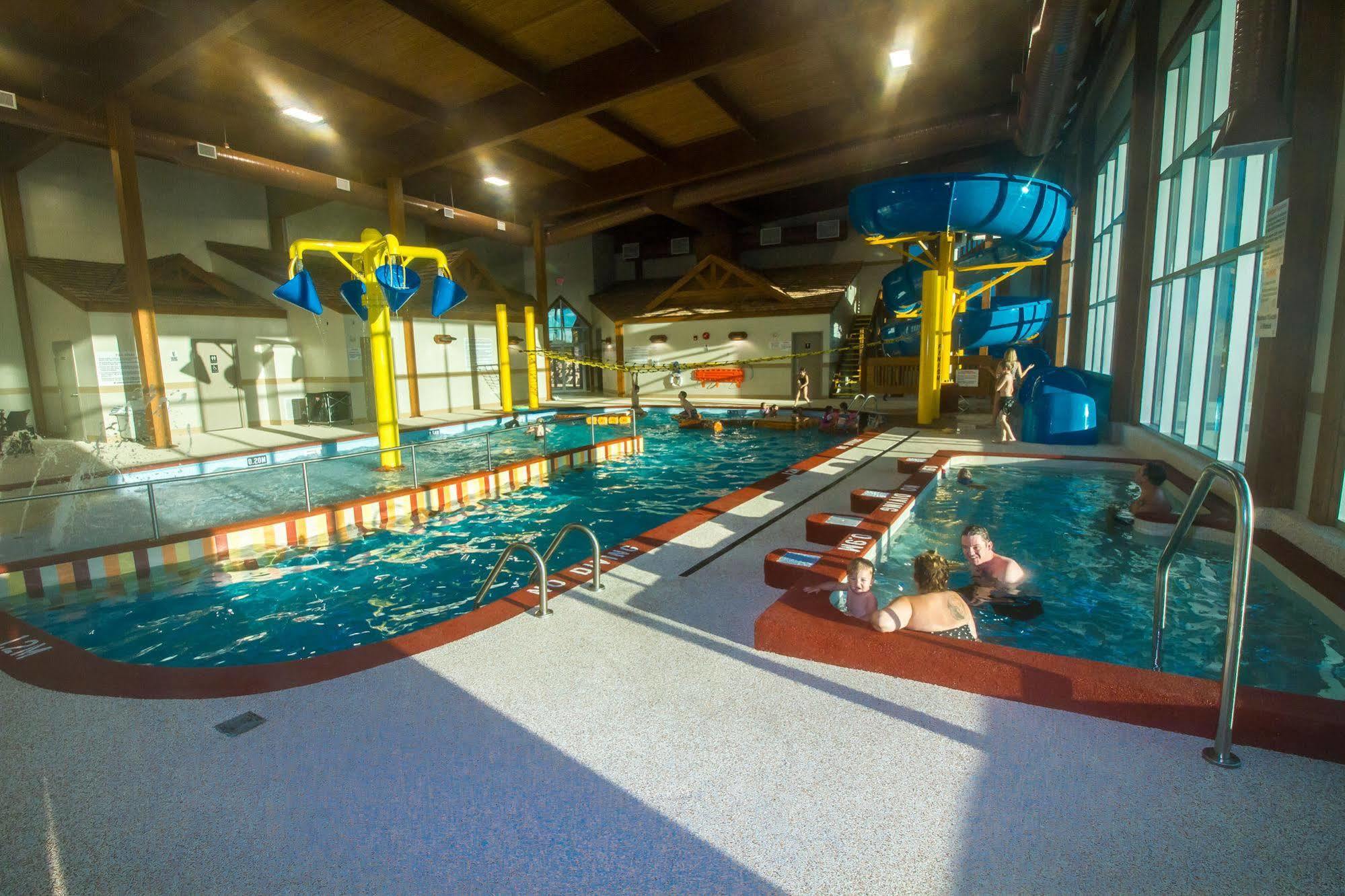 Elkhorn Resort, Spa, And Conference Centre Wasagaming Экстерьер фото