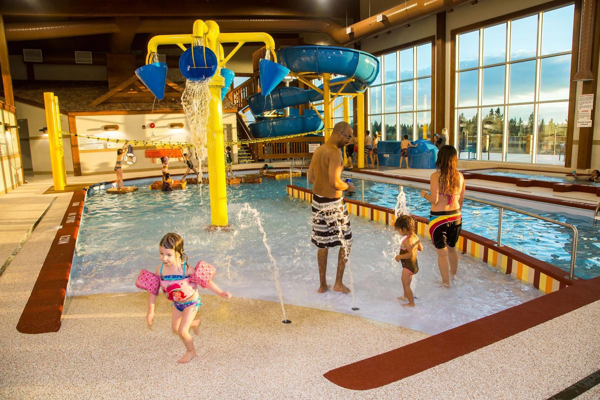 Elkhorn Resort, Spa, And Conference Centre Wasagaming Экстерьер фото