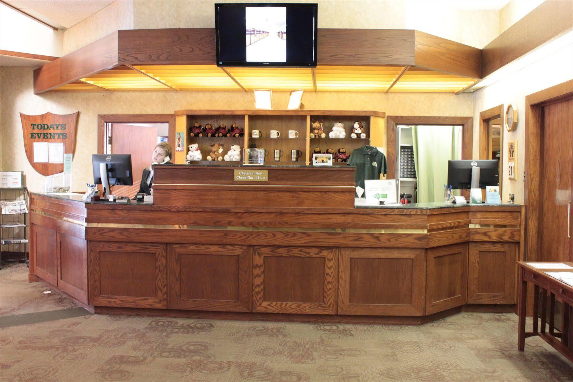 Elkhorn Resort, Spa, And Conference Centre Wasagaming Экстерьер фото